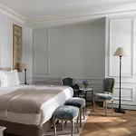 Hotel Du Quai Voltaire