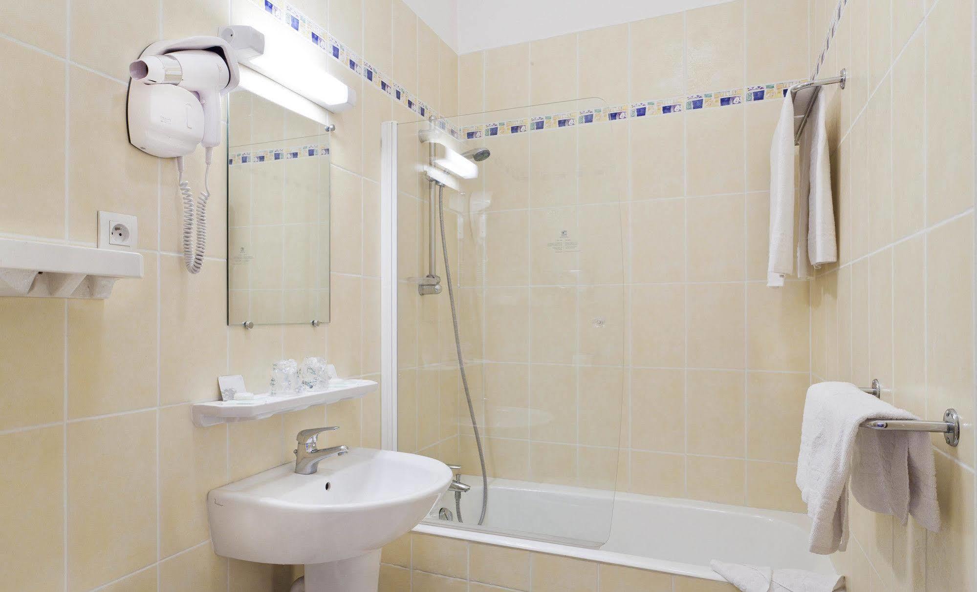 Du Quai Voltaire Hotel Parijs